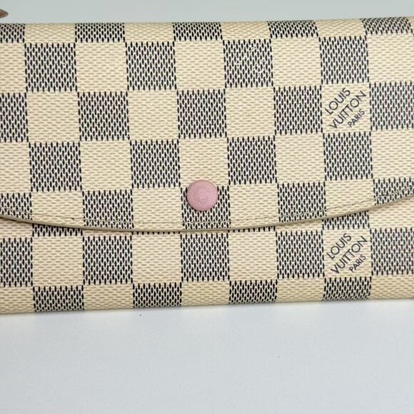 Louis Vuitton Damier Azur Wallet with Classic Checkerboard Design - Picture 6 of 7